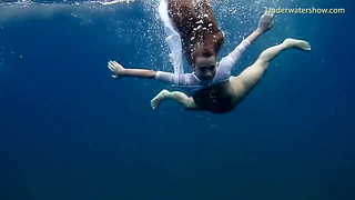 First underwater erotic video