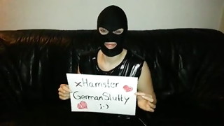 Amateur Lady in mask shows her talent in blowjob