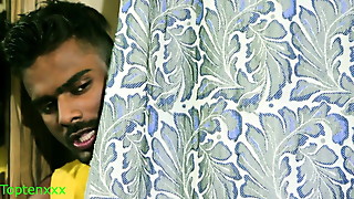 Desi xxx girlfriend ko usko sexy sister ki shamne choda!